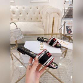 迪奧2026早春拖鞋新款 刺繡工藝 時尚耐看 碼數 35-43