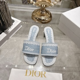 迪奧26春夏新品走秀款CD刺繡logo度假風平底、粗跟拖鞋！ 硬貨上新 代購級别