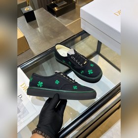 Dior · 迪奧新款刺繡低幫帆布鞋四葉草 單鞋上腳系列 簡直太好看了，每一雙上