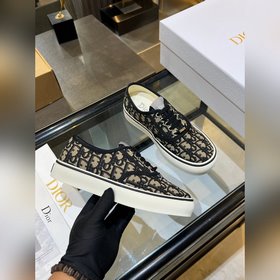Dior · 迪奧新款刺繡低幫帆布鞋四葉草 單鞋上腳系列 簡直太好看了，每一雙上