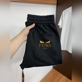芬迪 專櫃新品同步上市。原單訂制高品質時尚休閑褲。超級百搭款。獨家定制面料，手感