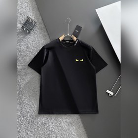 芬迪 FENDI VIP高級定制！ 2026春夏季新款短袖。這款T恤是夏季男裝系
