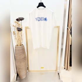Size：s，m，l，xl 黑白兩色 男女同款 Fendi  ，芬迪 2026