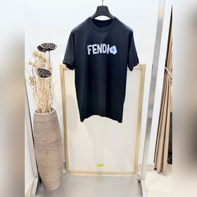 Size：s，m，l，xl 黑白兩色 男女同款 Fendi  ，芬迪 2026