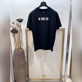 Size：s，m，l，xl 男女同款 Fendi  ，芬迪 3D效果的棕色，白