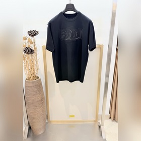 Size：s，m，l，xl 黑，白兩色 男女同款 Fendi  ，芬迪 202