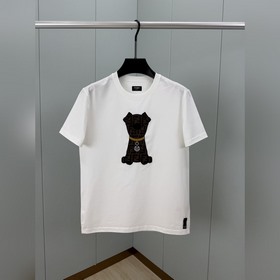 Fendi.芬迪 SS26春夏新品萌趣寵物FF提花标識短袖T恤，正面胸口的老花小
