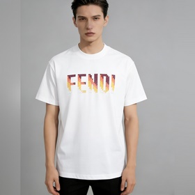 Fendi 芬迪 春季新款短袖 純棉圓領短袖T恤，純棉T恤、上身效果非常棒，休閑