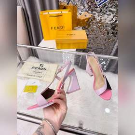 芬迪新款，35-40(41、42、43定做) 跟高：7cm，9cm 大底： 品牌