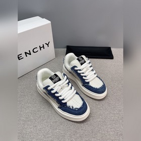 Givenchy 紀梵希男士厚底休閑鞋，采用進口小牛皮打造，拼色設計，鞋舌品牌l