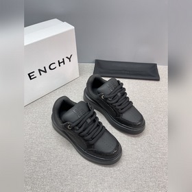 Givenchy 紀梵希男士厚底休閑鞋，采用進口小牛皮打造，拼色設計，鞋舌品牌l