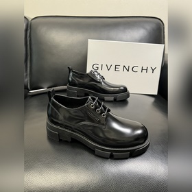 Givenchy 高品質 頂級工藝品 紀梵希 專櫃同步原廠配置，意大利進口牛皮搭