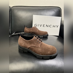 Givenchy 高品質 頂級工藝品 紀梵希 專櫃同步原廠配置，意大利進口牛皮搭