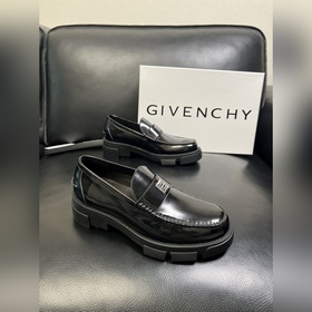 Givenchy 高品質 頂級工藝品 紀梵希 專櫃同步原廠配置，意大利進口牛皮搭