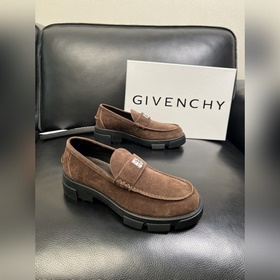 Givenchy 高品質 頂級工藝品 紀梵希 專櫃同步原廠配置，意大利進口牛皮搭