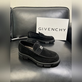 Givenchy 高品質 頂級工藝品 紀梵希 專櫃同步原廠配置，意大利進口牛皮搭