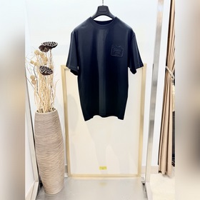 size：s，m，l，xl 男女同款 G家，Gu*ci 26SS早春徽章刺繡典藏