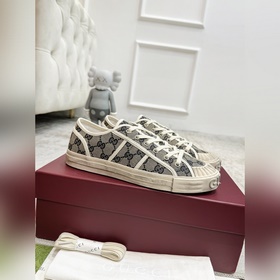 Gucci Lido系列， 女款碼數：35-39 男款碼數：39-44 設計靈感