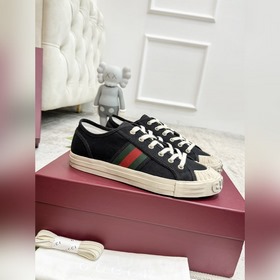 Gucci Lido系列， 女款碼數：35-39 男款碼數：39-44 設計靈感