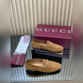 2026早秋 Gucci Jordaan系列 新品5D立體鹿皮迷你雙GG壓紋單鞋