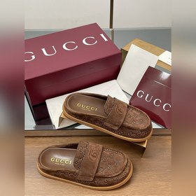 2026 新品厚底GuCci互扣式刺繡大G橫帶穆勒鞋 迷你GG壓紋包頭拖鞋 勃