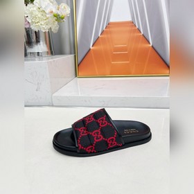 懶人時髦精狂喜！GUCCI這雙拖拖太會了 2026新款真的把經典玩出花！大號G