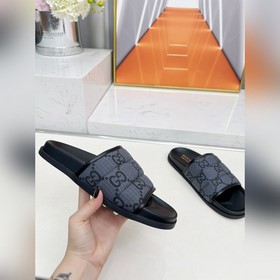 懶人時髦精狂喜！GUCCI這雙拖拖太會了 2026新款真的把經典玩出花！大號G