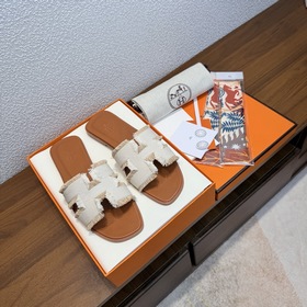品牌 ：HERMES 顔色 ：經典全色系 編號 ：H8018-33 跟高 ：1c