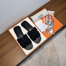 品牌 ：HERMES 顔色 ：經典全色系 編號 ：H8018-33 跟高 ：1c