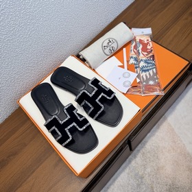 品牌 ：HERMES 顔色 ：經典全色系 編號 ：H8018-35 跟高 ：1c