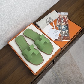 品牌 ：HERMES 顔色 ：經典全色系 編號 ：H8018-1 跟高 ：1cm