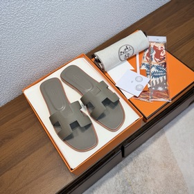 品牌 ：HERMES 顔色 ：經典全色系 編號 ：H8018-1 跟高 ：1cm