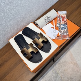品牌 ：HERMES 顔色 ：經典全色系 編號 ：H8018-1 跟高 ：1cm