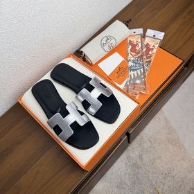 品牌 ：HERMES 顔色 ：經典全色系 編號 ：H8018-1 跟高 ：1cm