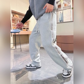 羅意威 頂級貨品 2026春夏新款休閑褲！官網同步發售。品牌經典LOGO休閑褲