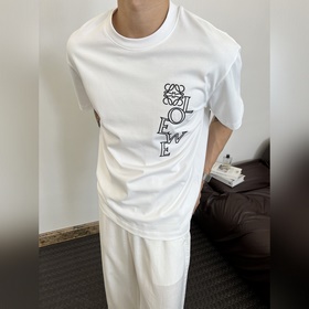 羅意威 2026春夏新款圓領寬松休閑短袖T恤 立體膠印logo 品牌辨識度拉
