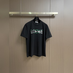 Loewe 2026ss春夏新款 羅意威刺繡logo标識胸前圓領T恤， 260g