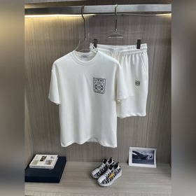LOEWE羅意威 新款男士圓領短袖短褲套裝系列！高級感滿滿！細節精緻高檔，空氣層