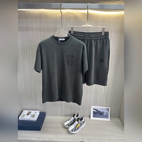LOEWE羅意威 新款男士圓領短袖短褲套裝系列！高級感滿滿！細節精緻高檔，空氣層