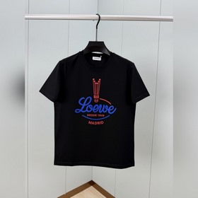 Loewe.羅意威 SS26春夏新品經典标志印花标識短袖T恤，正面飾有經典LOE