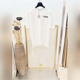 220  Size：s，m，l，xl 黑白兩色 男女同款 L*EWE，羅*威