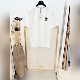 220  Size：s，m，l，xl 黑白兩色 男女同款 L*EWE，羅*威
