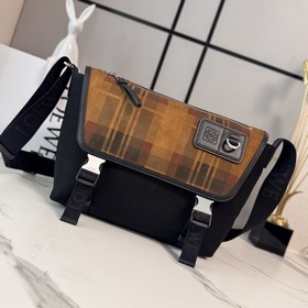 Loewe 高品質 (全鋼五金)新款 中號帆布和磨砂絨面革Flex郵差包 采用