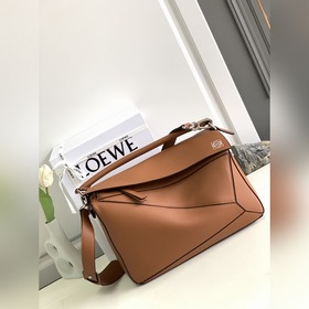 Loewe Puzzle 大號全面升級專櫃同步最新版本 最新做法* 接口，内裡