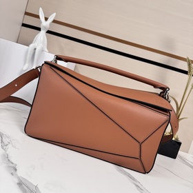 Loewe 大號 牛皮革Puzzle Edge 手袋 全面升級專櫃同步最新版本