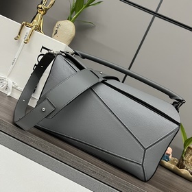 Loewe 大號粒面牛皮革Puzzle Edge 手袋 全面升級專櫃同步最新版