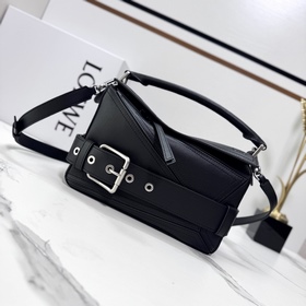 Loewe  新款 機車包 小號亮面牛皮革 Puzzle Biker 手袋Pu