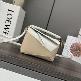 Loewe 新款 最新拼色牛皮革mini Puzzle手袋 Loewe  推