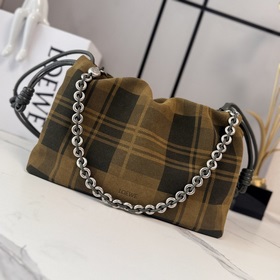 Loewe  中號格紋絨面革 Flamenco Purse 手拿包 輕盈柔軟