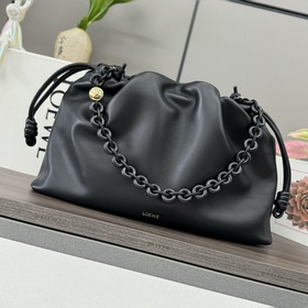 Loewe  新款 大號柔軟納帕羊皮革 Flamenco Purse 福袋 采